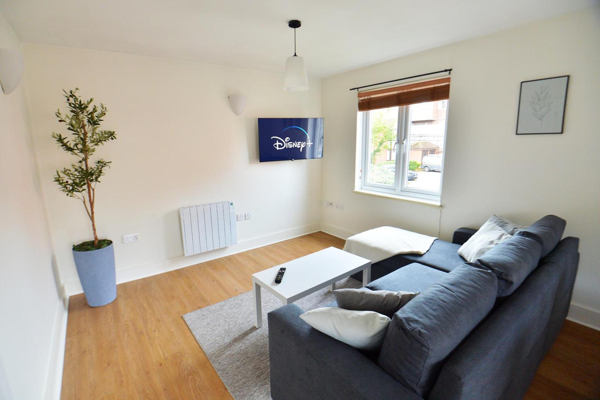 Stylish 2Br Flat - 2 Free Parking Spaces - Near Lgw Airport كرولي المظهر الخارجي الصورة