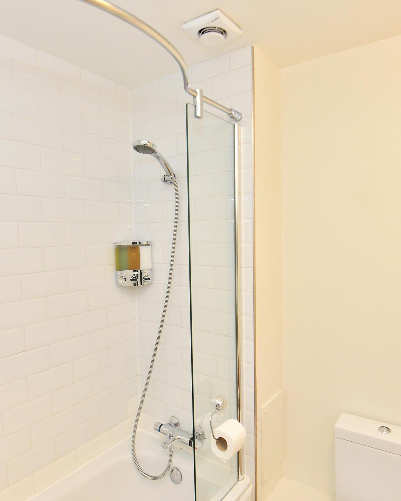 Stylish 2Br Flat - 2 Free Parking Spaces - Near Lgw Airport كرولي المظهر الخارجي الصورة